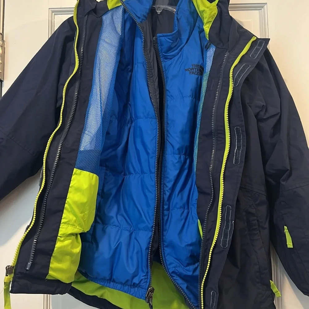 Boys North Face 3-in-1 jacket - Picture 3 of 4